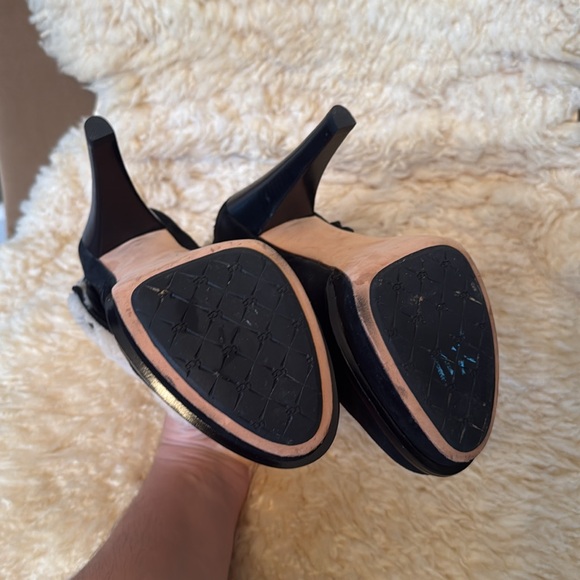 UGG high heel ankle booties - Picture 4 of 8